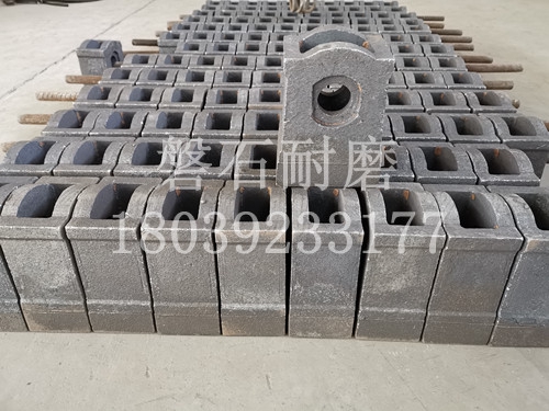 怎样去应对耐磨锤头铸造的缺陷?